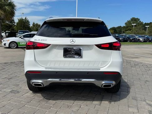 Used 2025 Mercedes-Benz GLA 250 image 9
