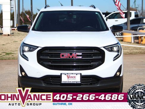 Used 2020 GMC Terrain SLT w/ Preferred Package image 2