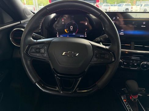 Used 2025 Chevrolet Trax RS w/ Driver Confidence Package FWD image 20