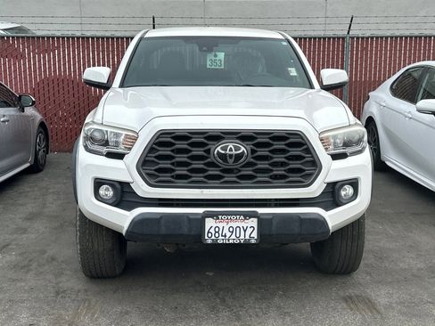 Used 2020 Toyota Tacoma TRD Off-Road w/ Technology Package image 5
