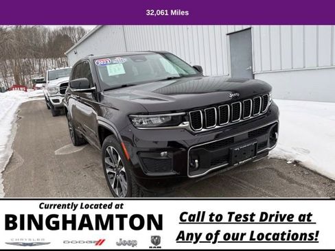 Used 2023 Jeep Grand Cherokee Overland image 2
