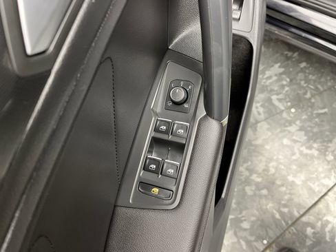 Used 2020 Volkswagen Tiguan SEL Premium R-Line AWD/4WD image 10