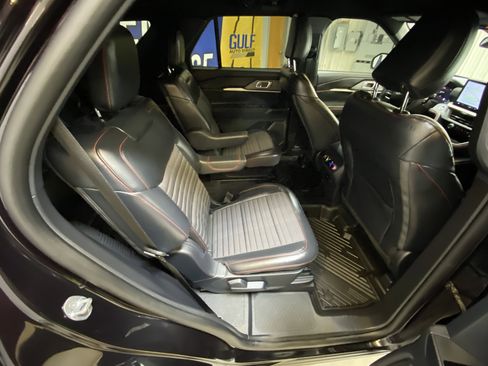 Used 2025 Ford Explorer ST-Line image 29