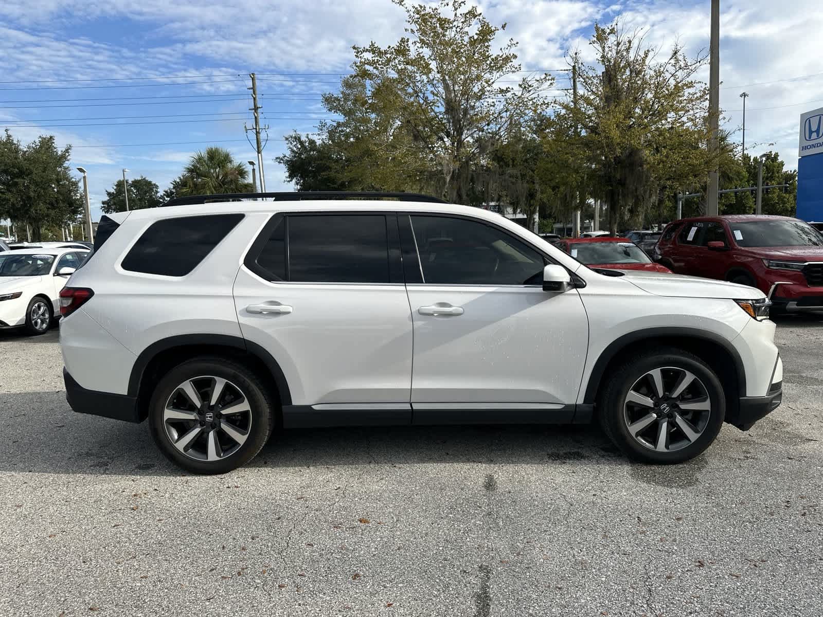 Used 2024 Honda Pilot Touring image 7