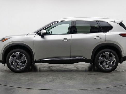 Used 2025 Nissan Rogue SV FWD image 5