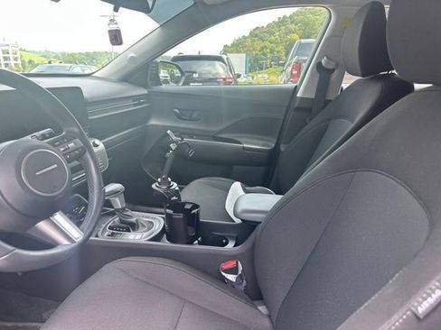 Used 2025 Hyundai Kona SEL AWD/4WD image 15