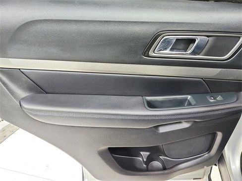 Used 2018 Ford Explorer XLT w/ Equipment Group 202A image 36