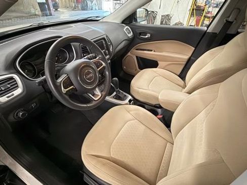 Used 2018 Jeep Compass Sport FWD image 16