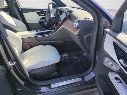 Certified 2025 Mercedes-Benz GLC 350e 4MATIC image 23