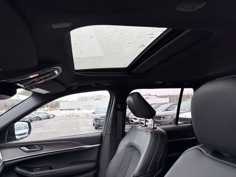 New 2026 Jeep Grand Cherokee Altitude image 18