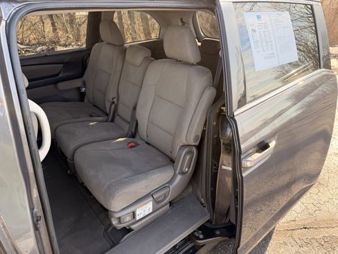 Used 2016 Honda Odyssey SE image 11