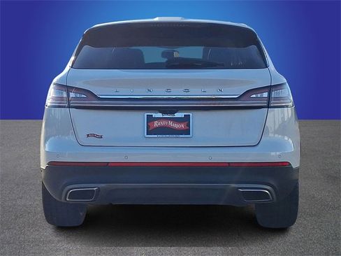 Used 2021 Lincoln Nautilus Reserve w/ Equipment Group 201A image 5