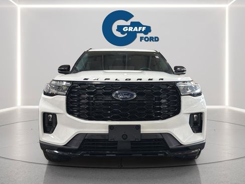 Used 2025 Ford Explorer ST-Line w/ ST-Line Street Pack image 12