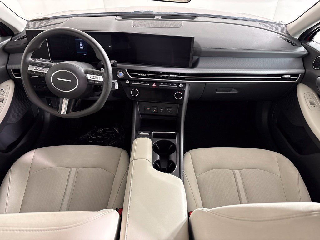 Used 2025 Hyundai Sonata SEL FWD image 14