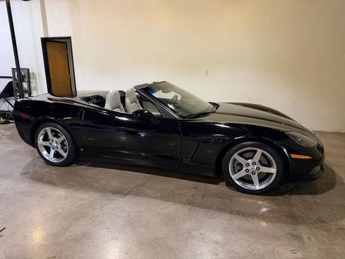 Used 2006 Chevrolet Corvette Convertible w/ Preferred Equipment Group image 10