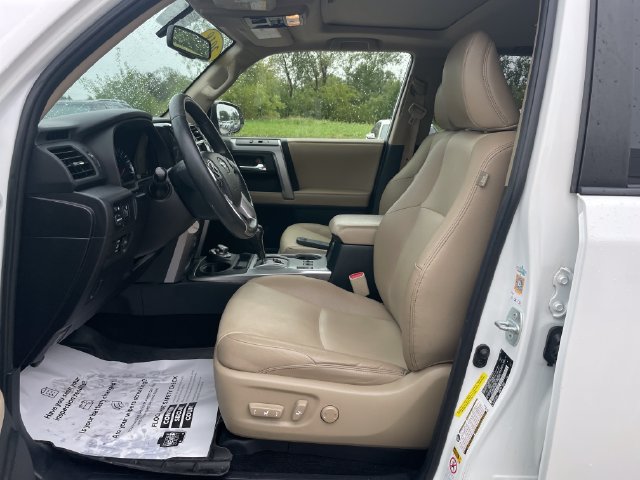 Used 2018 Toyota 4Runner SR5 Premium AWD/4WD image 19