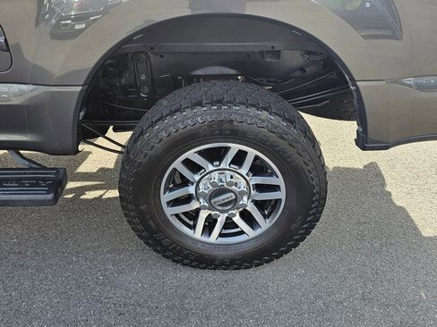 Used 2017 Ford F250 Lariat w/ Lariat Value Package AWD/4WD image 14