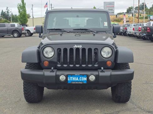 Used 2010 Jeep Wrangler Unlimited Sport w/ Trailer Tow Group AWD/4WD image 8