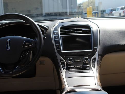 Used 2018 Lincoln MKX Reserve w/ Lincoln MKX Climate Package AWD/4WD image 9