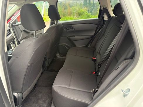 Used 2024 Nissan Rogue S AWD/4WD image 16