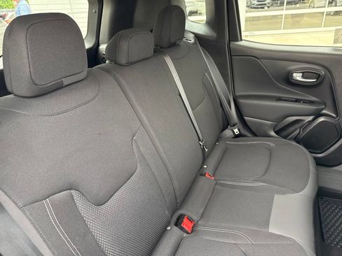 Used 2023 Jeep Renegade Altitude AWD/4WD image 36