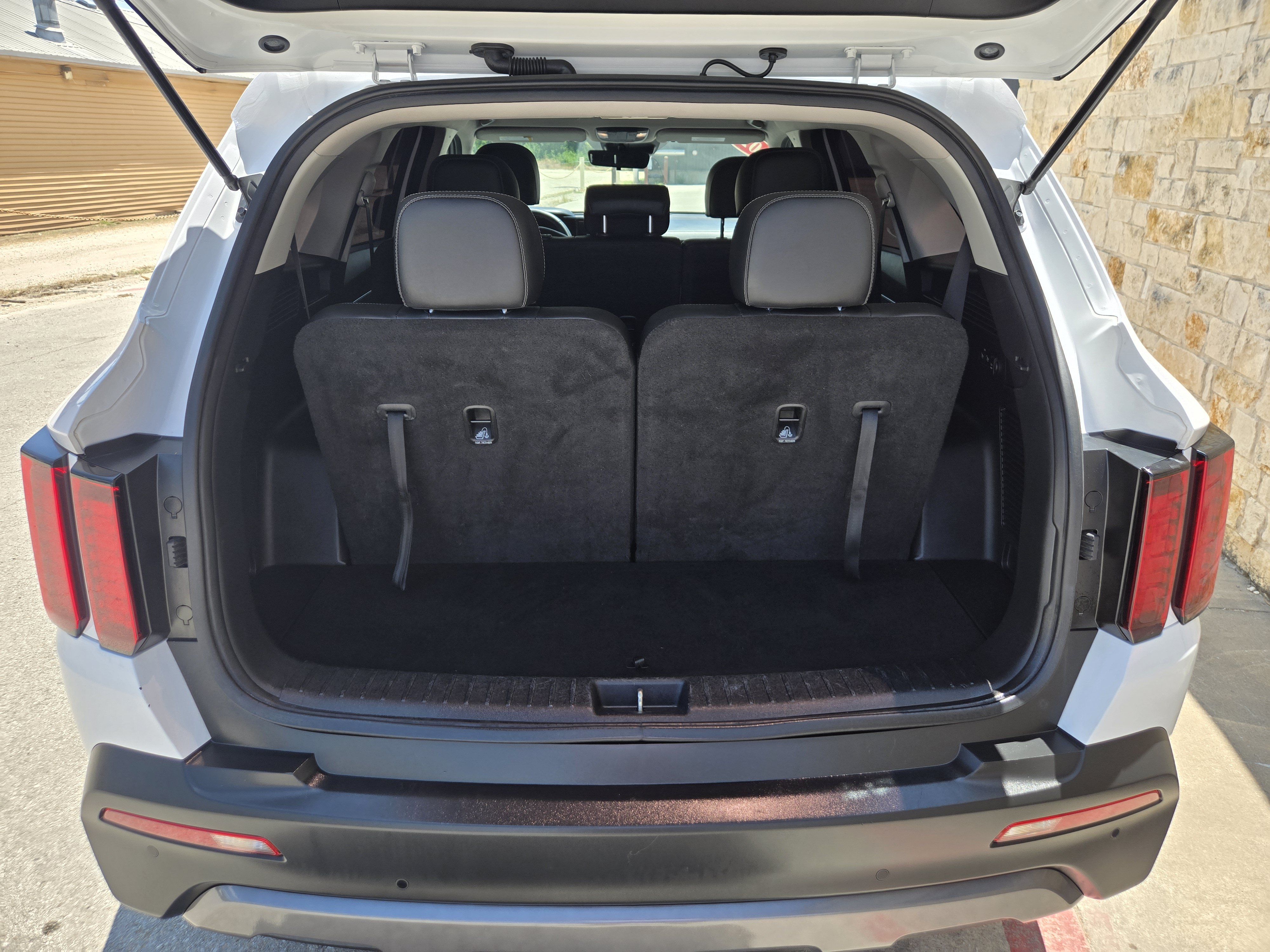 Used 2022 Kia Sorento S AWD/4WD image 19