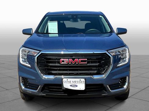 Used 2024 GMC Terrain SLE image 3