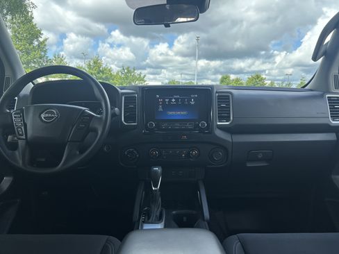 Used 2022 Nissan Frontier SV AWD/4WD image 30