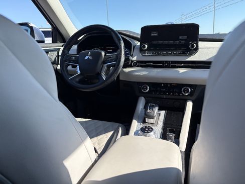 Used 2023 Mitsubishi Outlander SEL AWD/4WD image 26