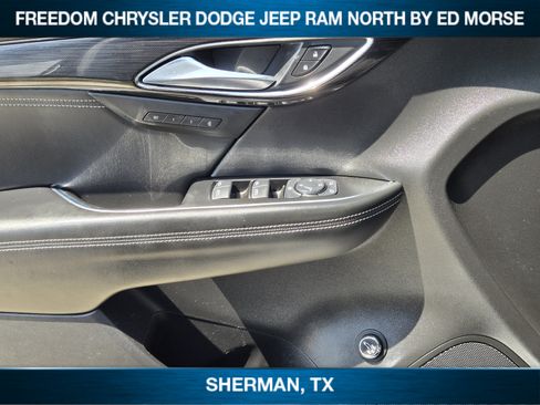 Used 2023 Buick Envision Essence FWD image 17
