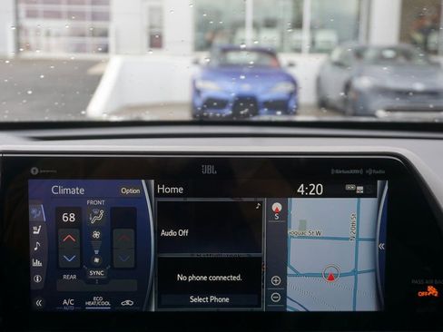 Used 2021 Toyota Highlander Limited image 15