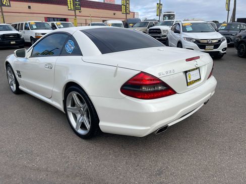 Used 2011 Mercedes-Benz SL 550 image 5