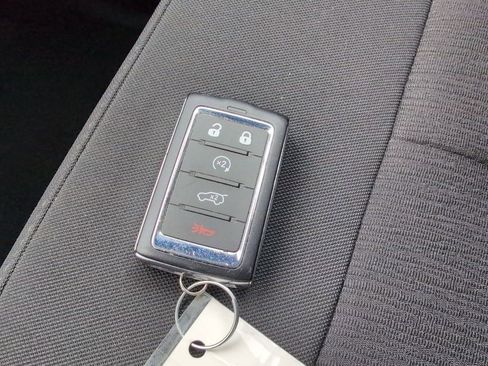 Used 2025 Jeep Grand Cherokee Laredo w/ Luxury Tech Group I AWD/4WD image 39