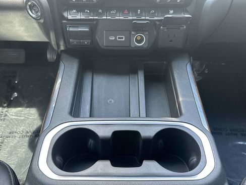 Used 2021 Chevrolet Silverado 1500 High Country w/ Technology Package AWD/4WD image 30