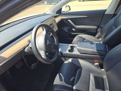 Used 2023 Tesla Model 3 Standard Range RWD image 4