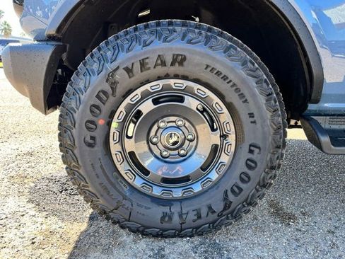 New 2025 Ford Bronco Outer Banks w/ Sasquatch Package AWD/4WD image 7