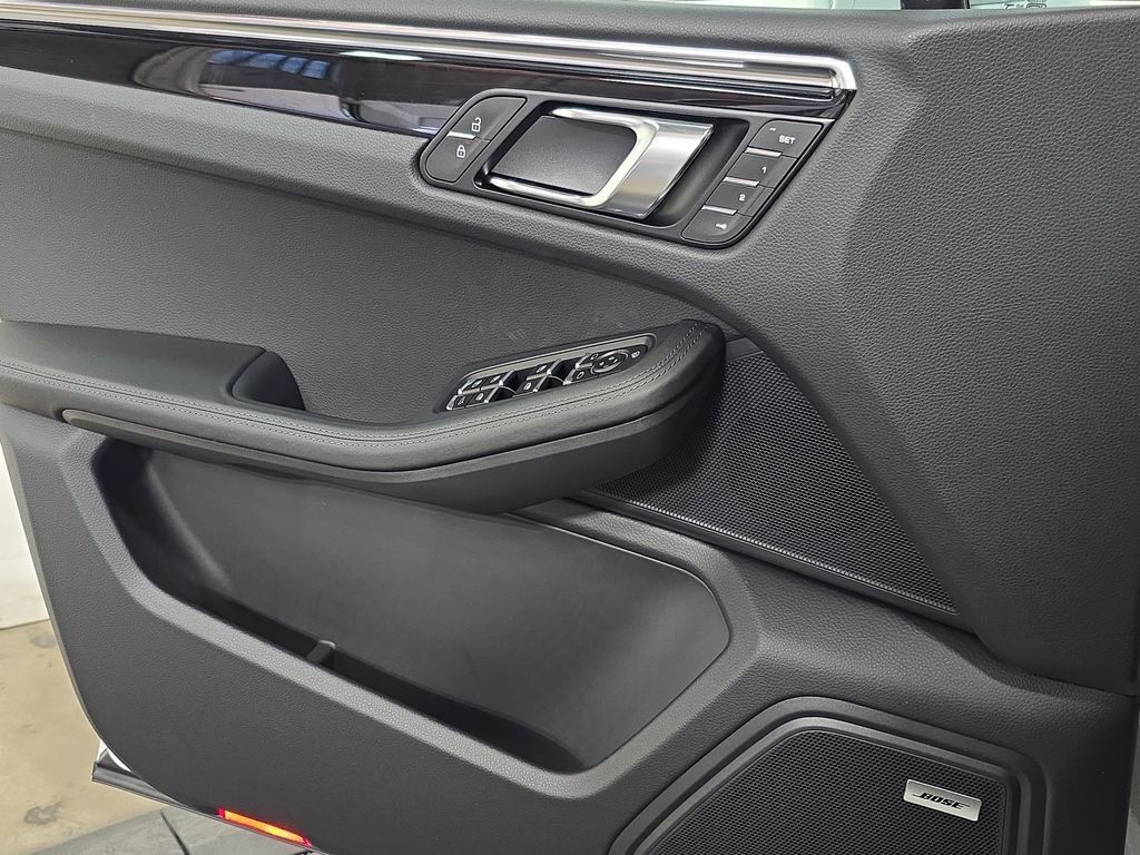 Certified 2026 Porsche Macan S AWD/4WD image 22