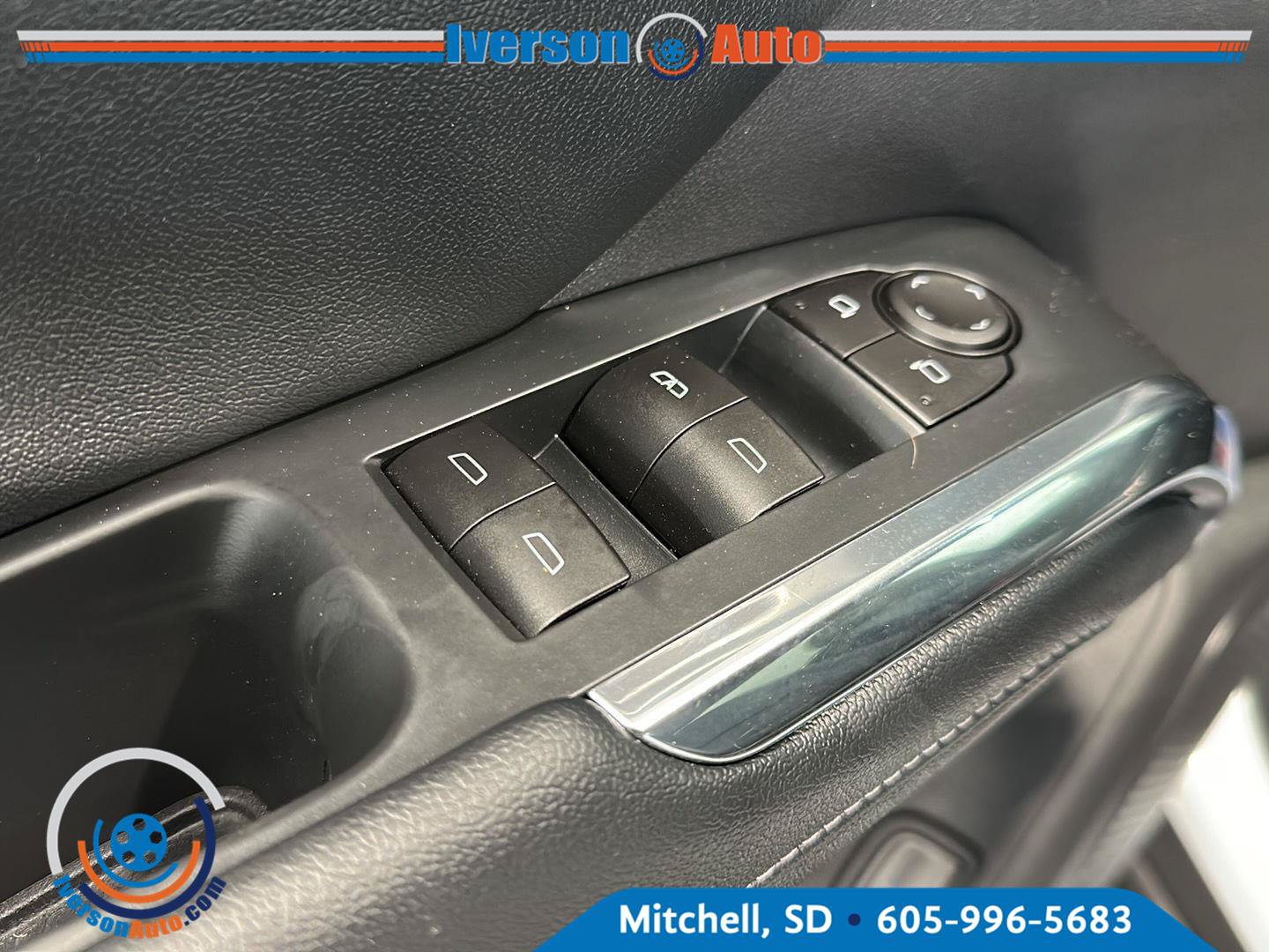 Used 2026 Chevrolet Traverse LT AWD/4WD image 14
