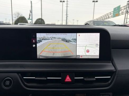 Used 2024 Kia Seltos EX image 2