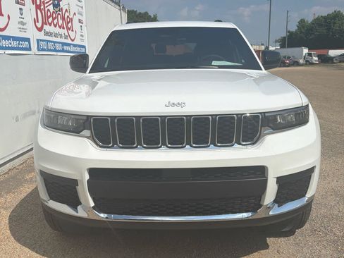New 2026 Jeep Grand Cherokee L Laredo w/ Trailer Tow Package RWD image 5
