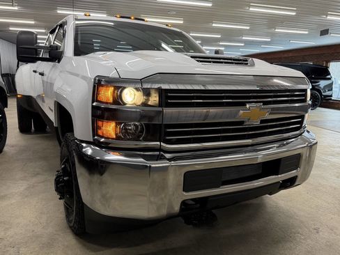Used 2018 Chevrolet Silverado 3500 W/T image 9