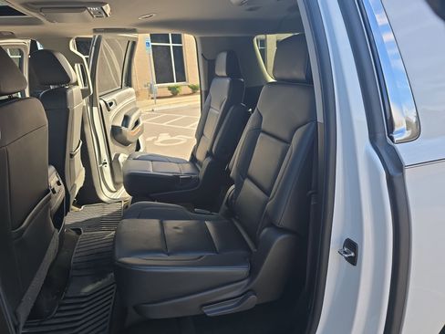 Used 2017 Chevrolet Suburban Premier image 16
