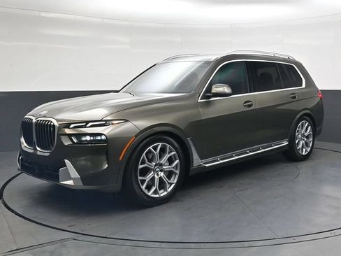 Used 2025 BMW X7 xDrive40i w/ Premium Package AWD/4WD image 10