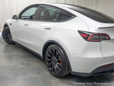 Used 2023 Tesla Model Y Performance AWD/4WD image 10