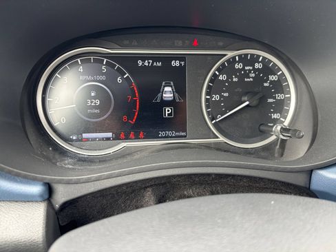 Used 2025 Nissan Versa SV FWD image 38