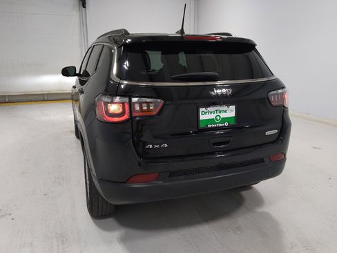 Used 2022 Jeep Compass Latitude w/ Sun and Sound Group AWD/4WD image 6