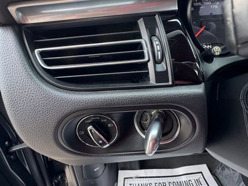 Used 2019 Porsche Macan image 18