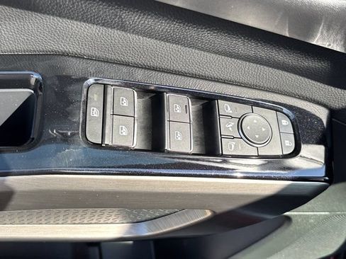 Used 2024 Nissan Pathfinder Platinum w/ Black Appearance Package AWD/4WD image 26