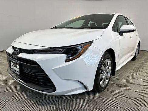 Used 2026 Toyota Corolla LE FWD image 9