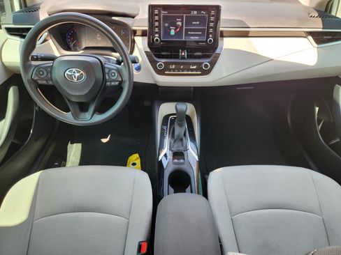 Used 2022 Toyota Corolla LE FWD image 26